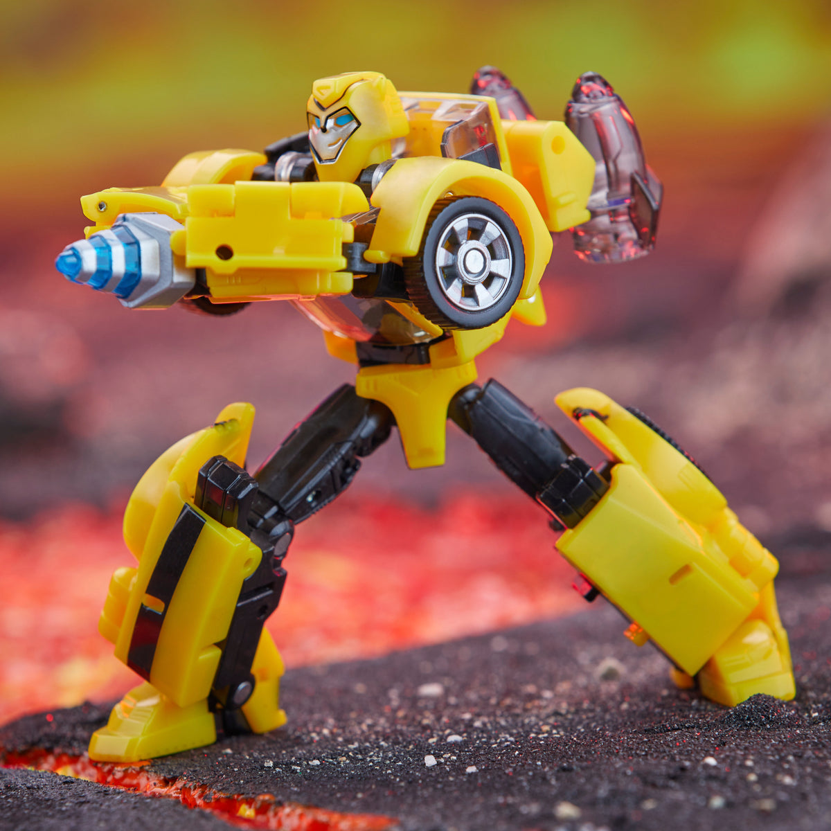 Hasbro Transformers Legacy United Deluxe Class Animated Universe Bumblebee  5.5-in Action Figure