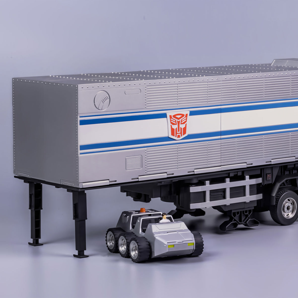 Transformers Optimus Prime Auto-Converting Trailer with Roller – Colle – Hasbro  Pulse